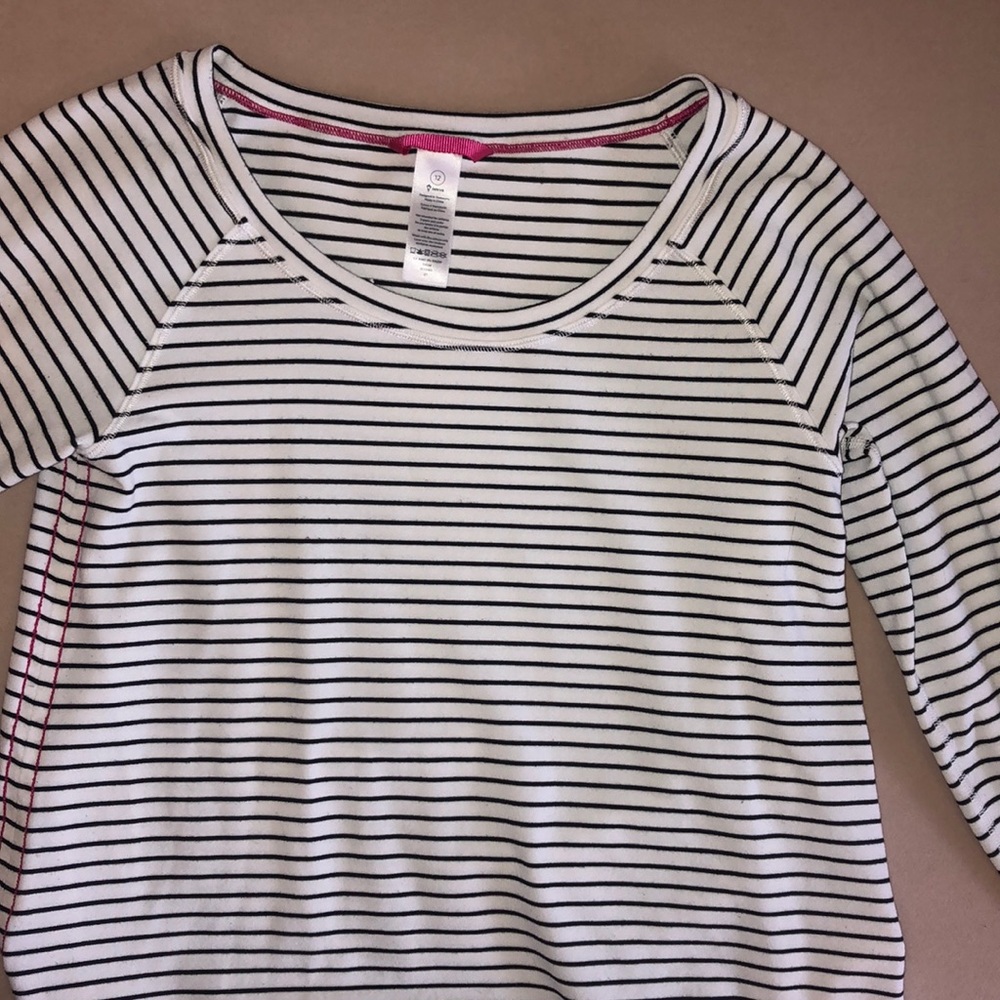 Size 12 ivivva shirt